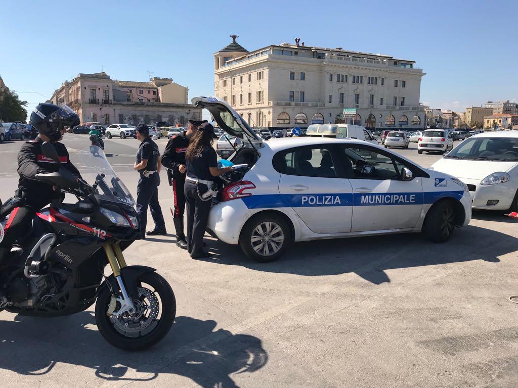 Siracusa, stretta sui parcheggiatori abusivi, tre denunciati per violazione  del Daspo urbano - La Gazzetta Siracusana