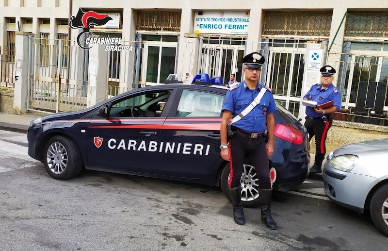 Siracusa, furto notturno all'istituto "Fermi", i carabinieri ...